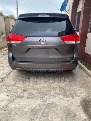 Toyota Sienna 2011 Gray