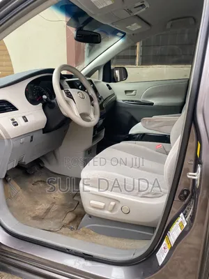 Toyota Sienna 2011 Gray