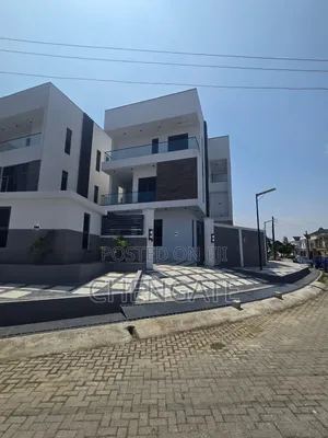 5bdrm Duplex in Lekki Phase 1 for sale