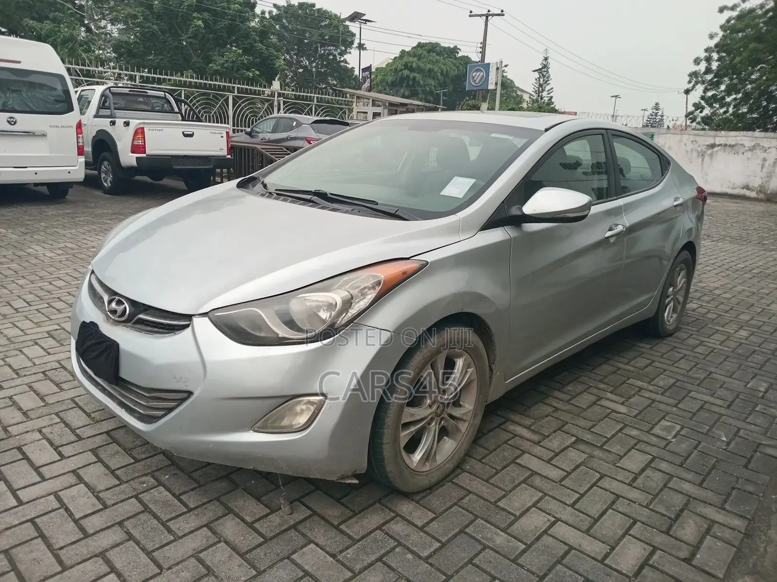 Hyundai Elantra 2011 Silver