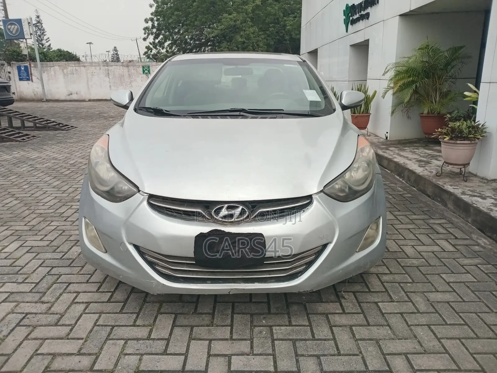 Hyundai Elantra 2011 Silver