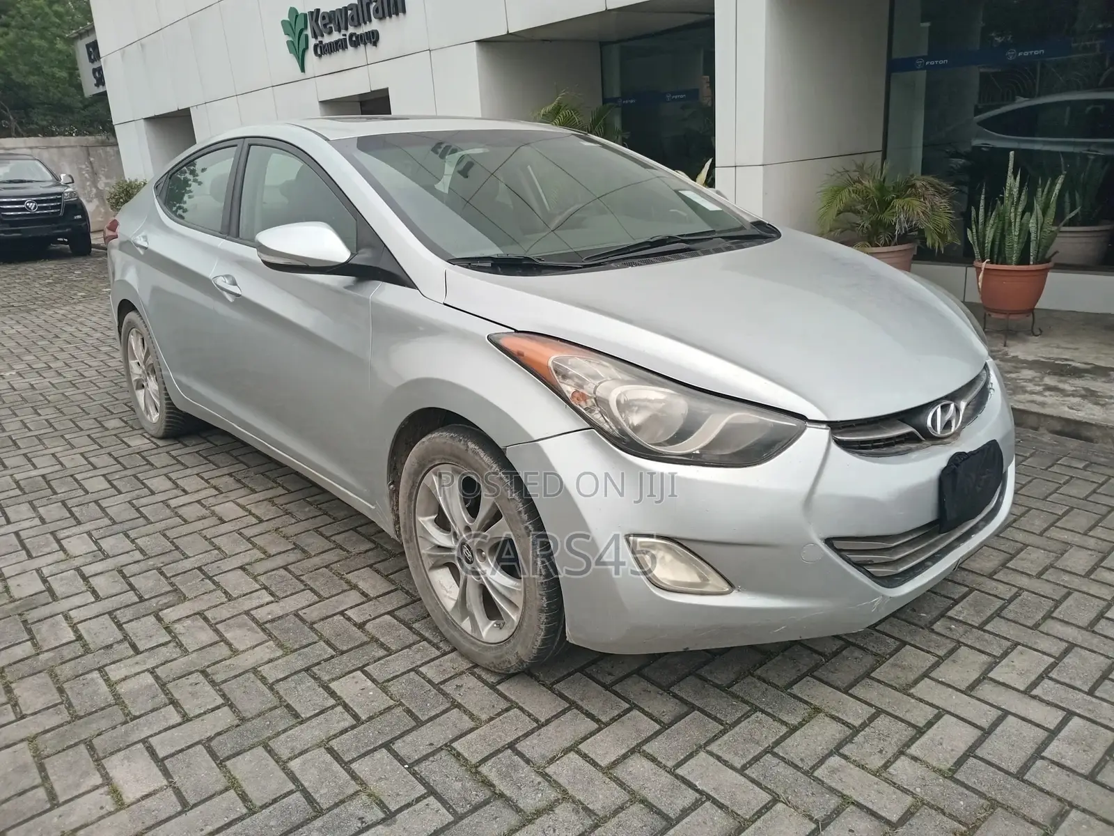 Hyundai Elantra 2011 Silver