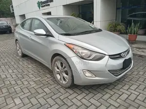 Hyundai Elantra 2011 Silver