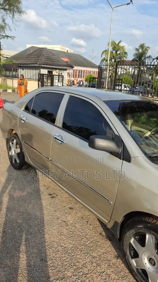 Toyota Corolla 2006 Gold