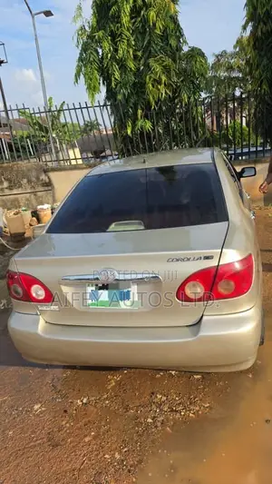 Toyota Corolla 2006 Gold