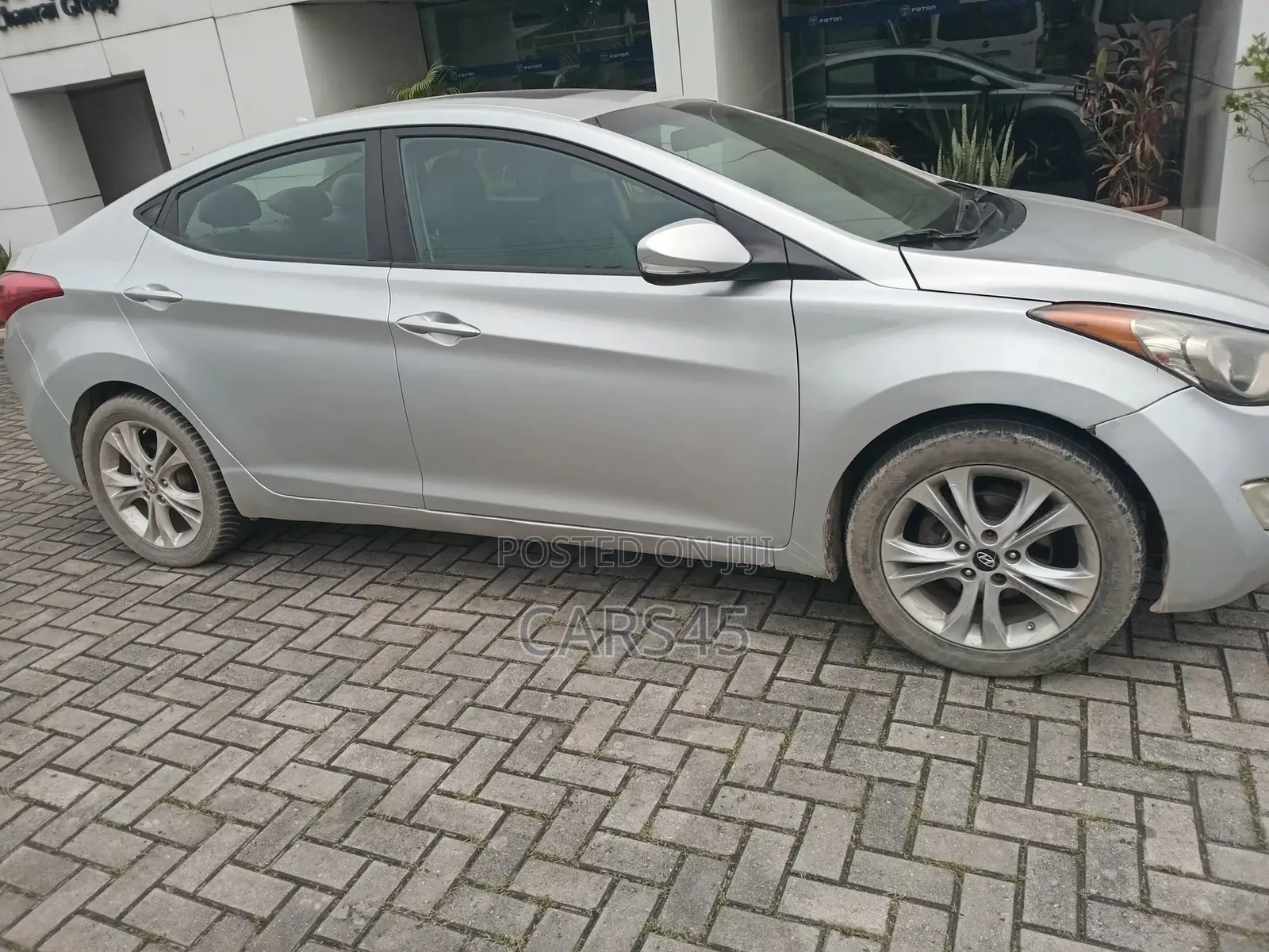 Hyundai Elantra 2011 Silver
