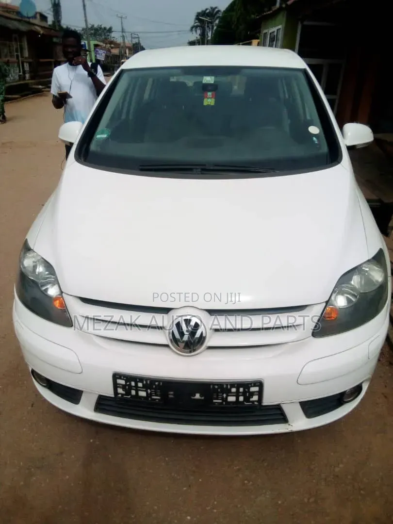 Volkswagen Golf 2005 White
