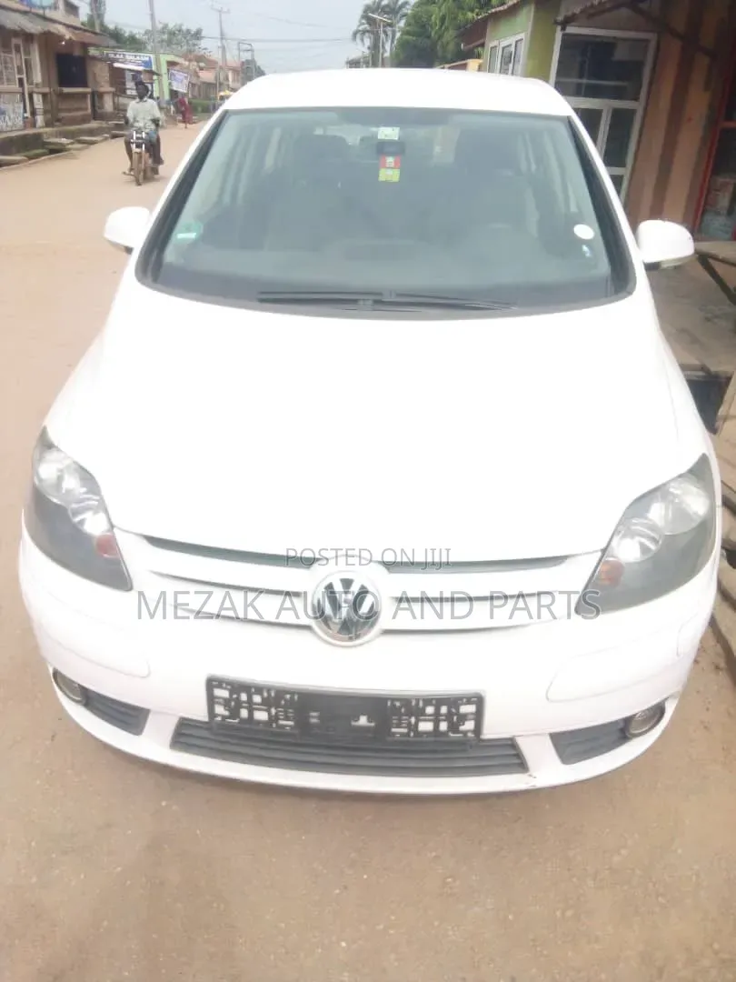 Volkswagen Golf 2005 White
