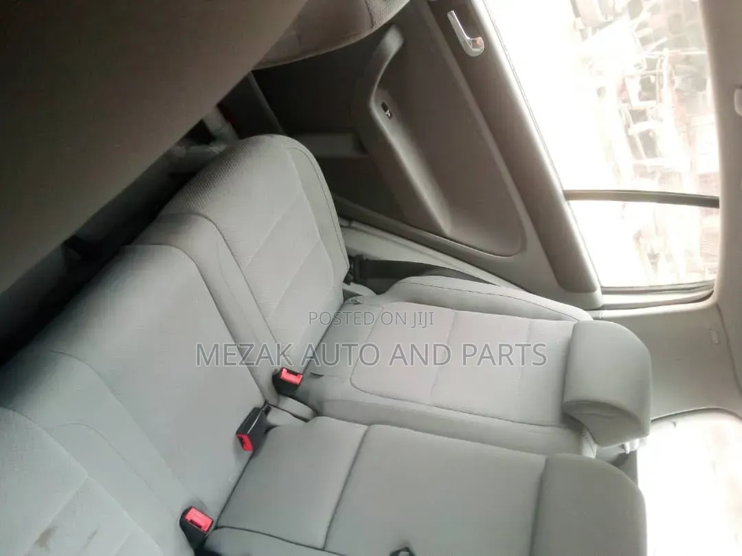 Volkswagen Golf 2005 White
