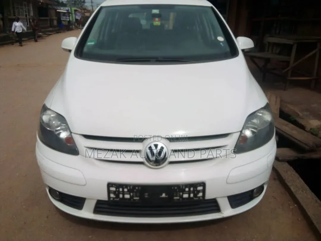 Volkswagen Golf 2005 White