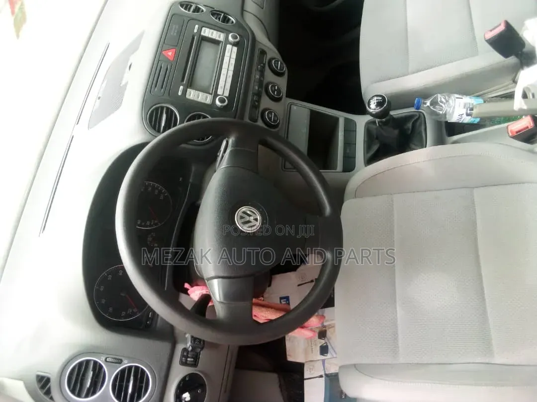 Volkswagen Golf 2005 White