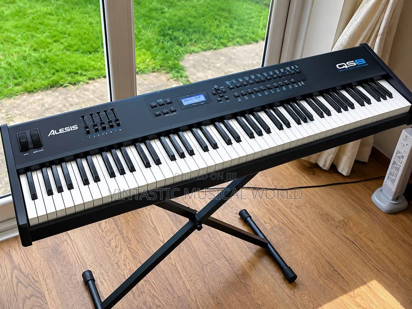Alesis Qs8 Top Synthesizer Workstation