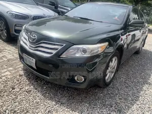 Toyota Camry SE 4dr Sedan (2.5L 4cyl 6AM) 2010 Green