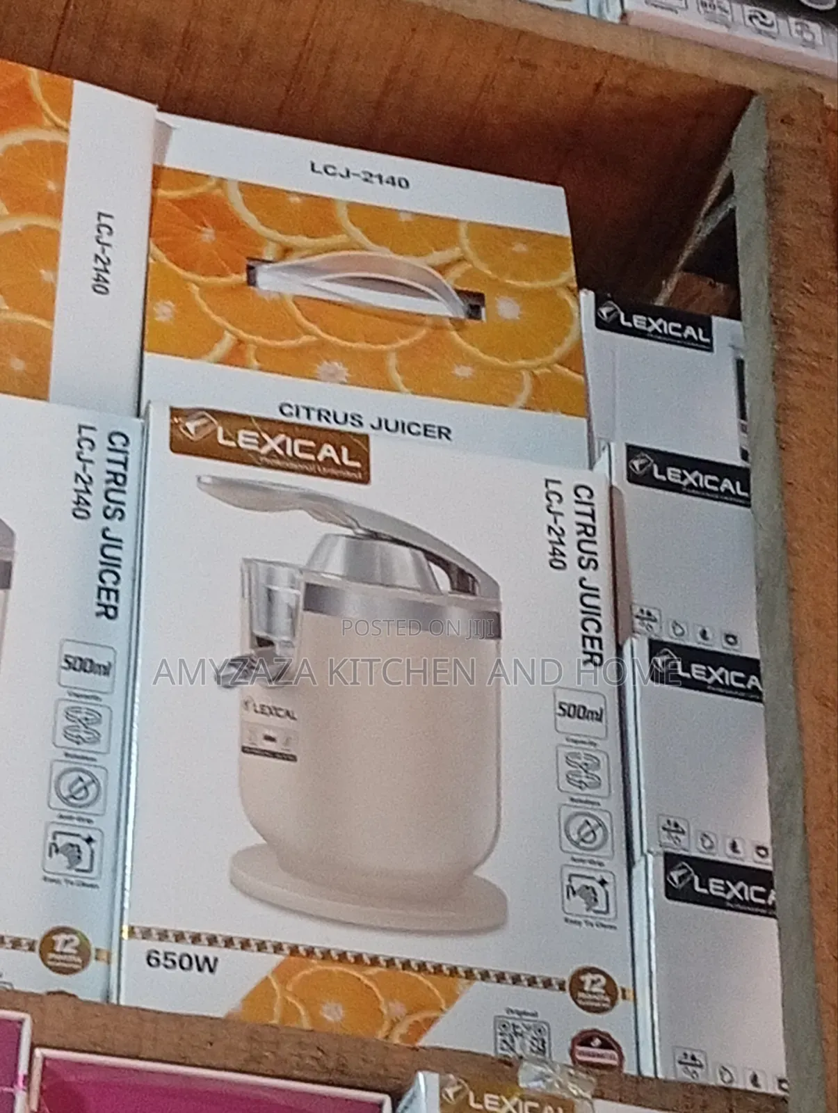Lexical LCJ-2140 Electric Citrus Juicer.