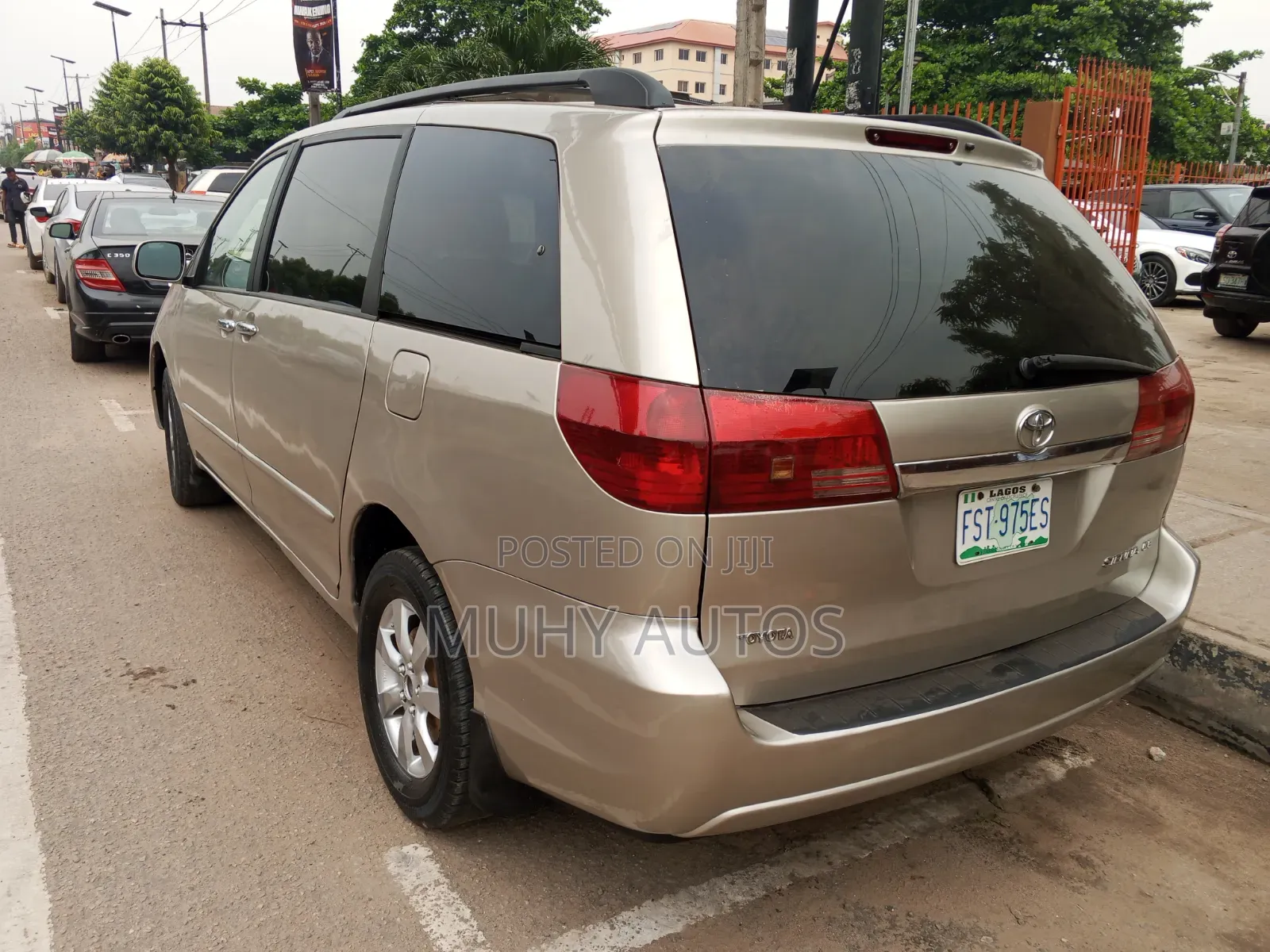 Toyota Sienna CE 2005 Gold