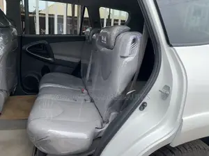 Toyota RAV4 V6 2009 White