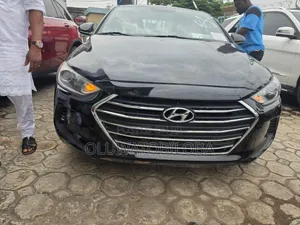 Hyundai Elantra SE Sedan FWD (2.0L 4cyl 6M) 2017 Black