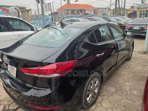 Hyundai Elantra SE Sedan FWD (2.0L 4cyl 6M) 2017 Black