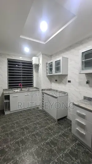 2bdrm Apartment in Lekki Phase 1 for rent