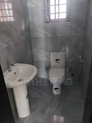2bdrm Apartment in Lekki Phase 1 for rent