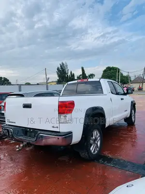 Toyota Tundra 2012 White