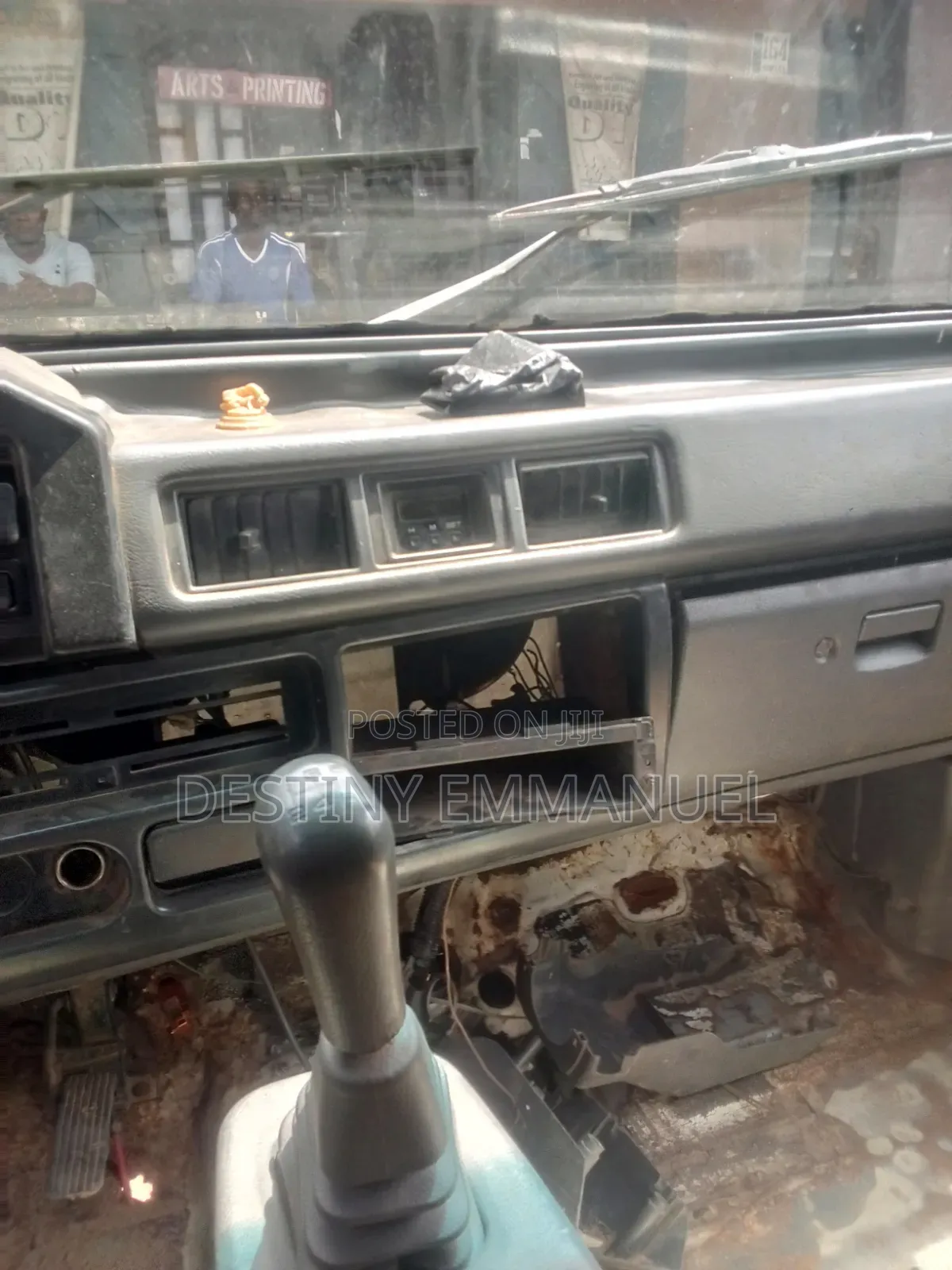 Mitsubishi L300 1999