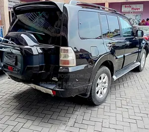 Mitsubishi Pajero 2015 Black