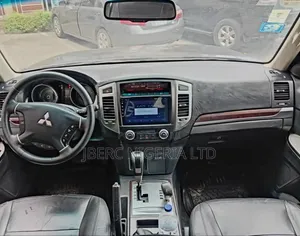 Mitsubishi Pajero 2015 Black