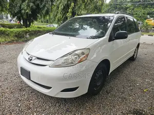 Toyota Sienna 2009 White