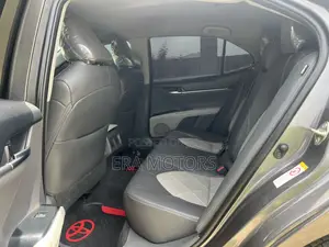 Toyota Camry XLE FWD (2.5L 4cyl 8AM) 2018 Gray