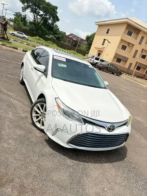 Toyota Avalon XLE 4dr Sedan (3.5L 6cyl 6A) 2014 White