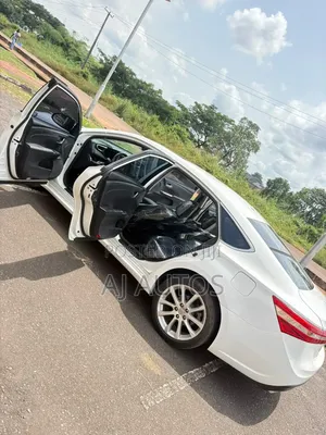 Toyota Avalon XLE 4dr Sedan (3.5L 6cyl 6A) 2014 White