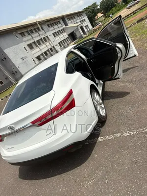 Toyota Avalon XLE 4dr Sedan (3.5L 6cyl 6A) 2014 White