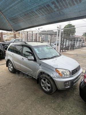 Toyota RAV4 Base FWD 2001 White