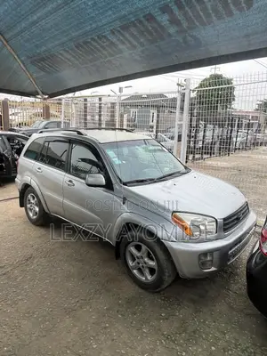 Toyota RAV4 Base FWD 2001 White
