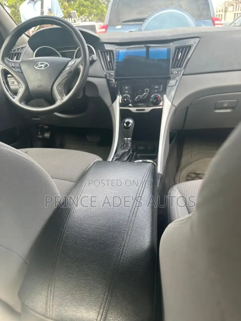 Hyundai Sonata 2012 Black