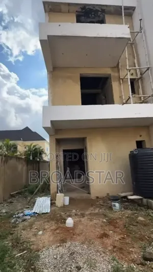 4bdrm Duplex in Guzape District for sale