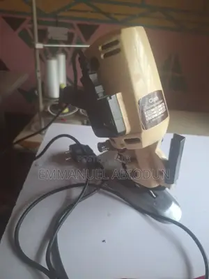 Table Cutting Machine