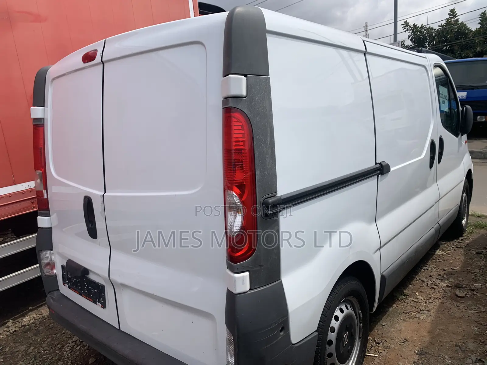 Opel Vivaro 2013 White