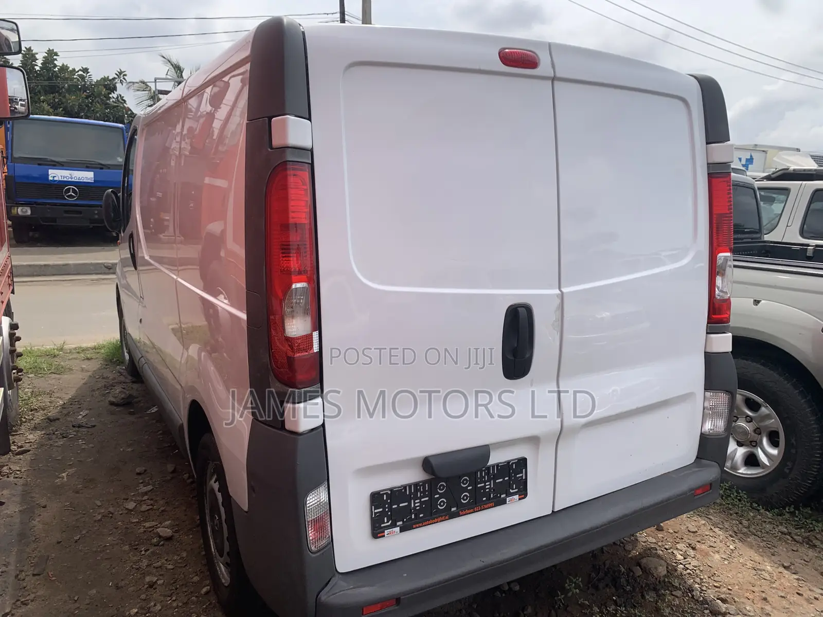Opel Vivaro 2013 White