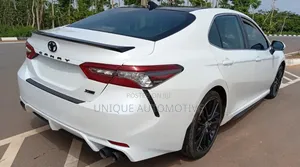 Toyota Camry XSE 2023 Off white