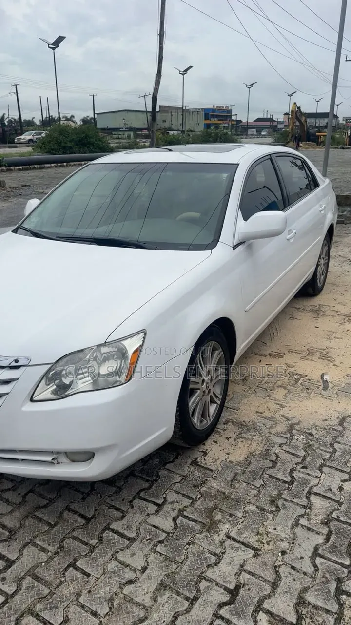 Toyota Avalon 2006 White