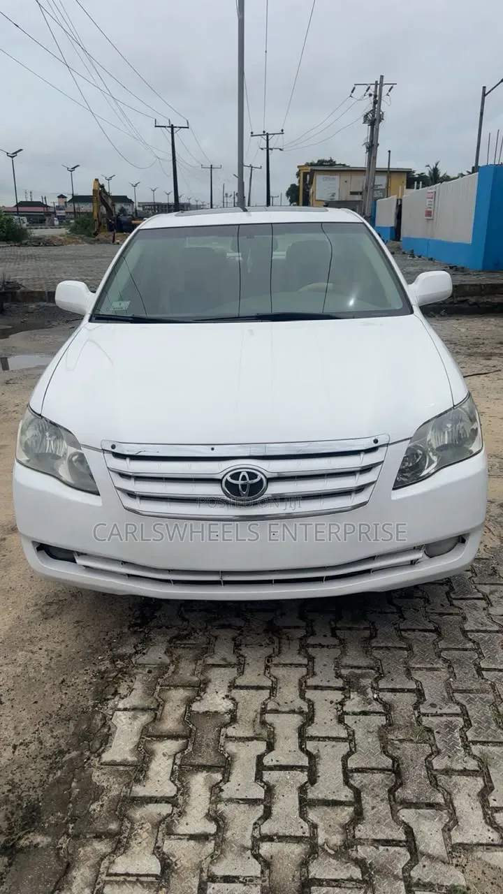 Toyota Avalon 2006 White