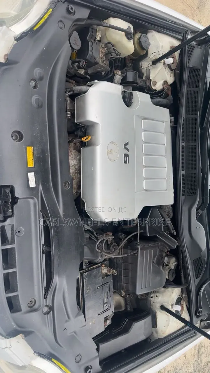 Toyota Avalon 2006 White