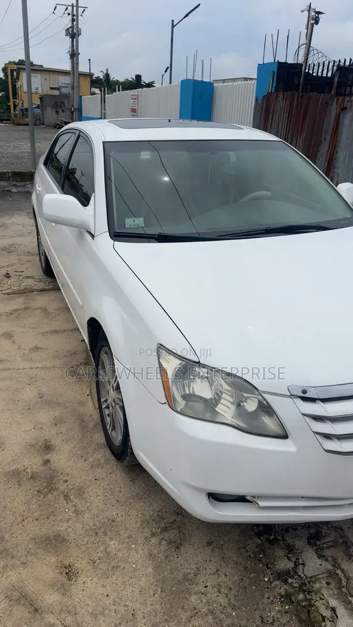 Toyota Avalon 2006 White