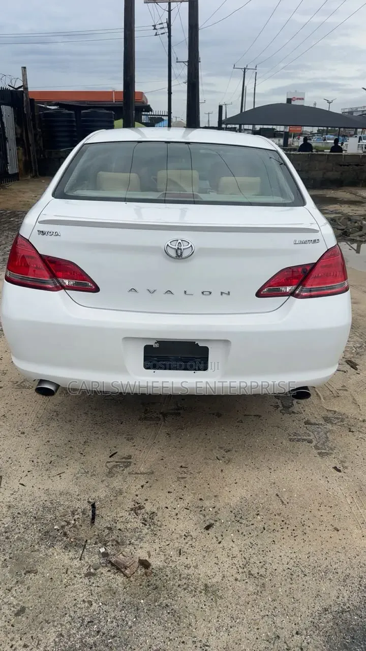 Toyota Avalon 2006 White