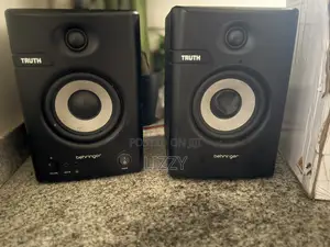 Behringer TRUTH 4.5 Powered Studio Monitors Speaker