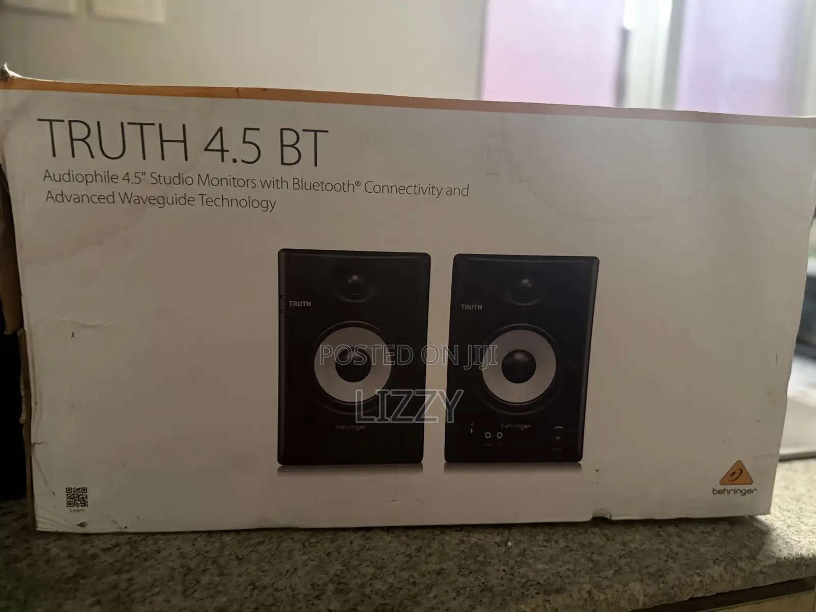 Behringer TRUTH 4.5 Powered Studio Monitors Speaker