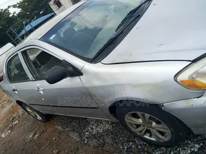 Toyota Corolla 2004 Gray