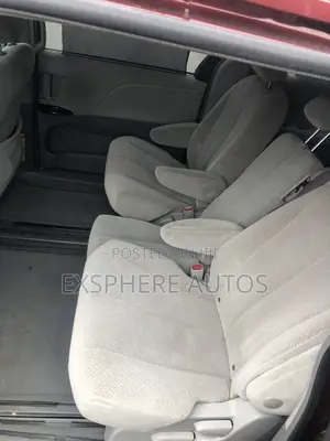 Toyota Sienna LE 8 Passenger 2011 Red